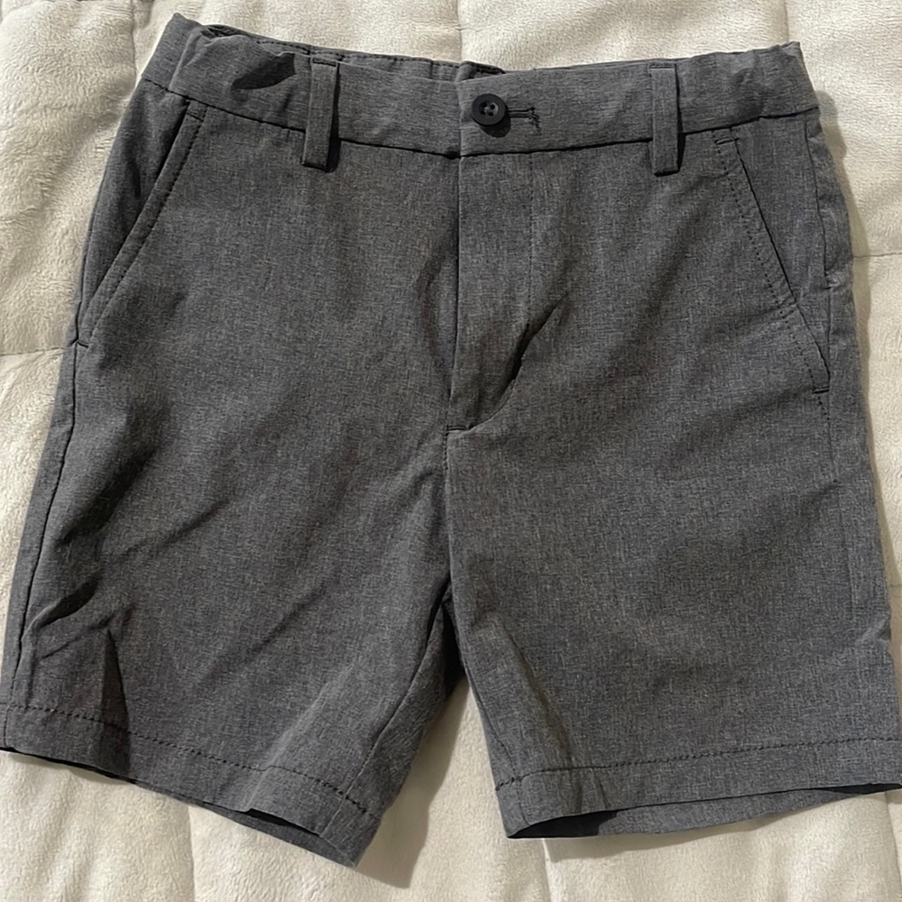 Boys Vineyard Vines Performance Shorts, Gray, Size 6